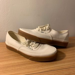 12 oz. Canvas Authentic Vans / marshmallow / gum bottom / women’s size 7.5